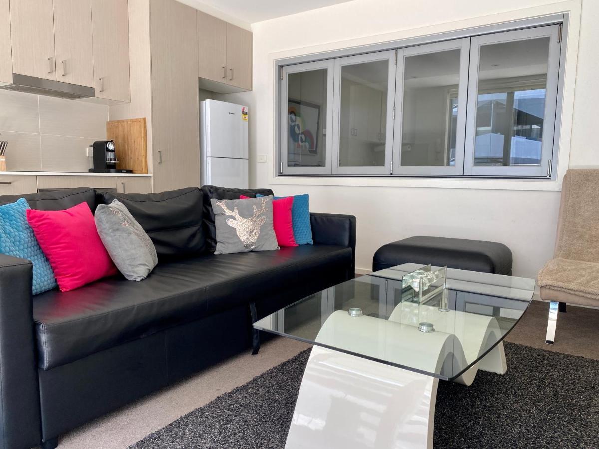 Envy 30 Luxe 1 Bedroom Executive Apartment In The Heart Of Braddon Wine Wifi Secure Parking Canberra Exterior photo