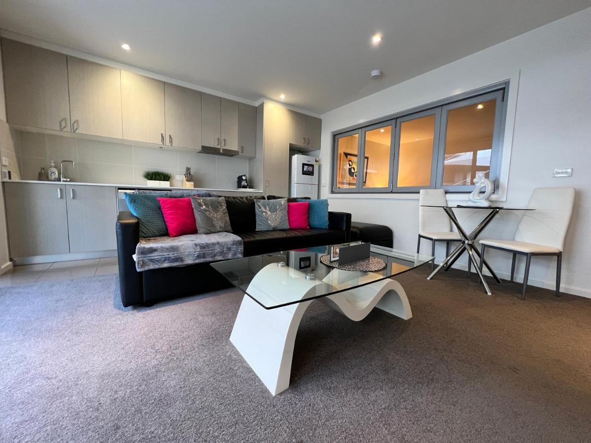 Envy 30 Luxe 1 Bedroom Executive Apartment In The Heart Of Braddon Wine Wifi Secure Parking Canberra Exterior photo